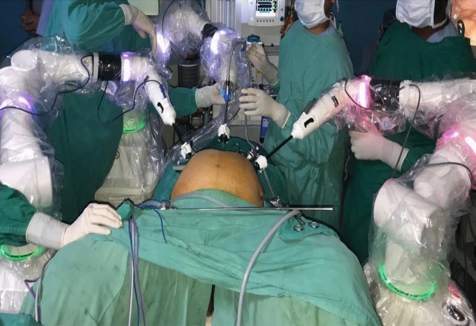 Colorectal cancer surgery: Cambridge Medical Robotics Versius Surgical Robot System—a single-institution study. Our experience Read more: rdcu.be/cplgV ' intuitive movements and functioning... comparable to other robotic devices.'
