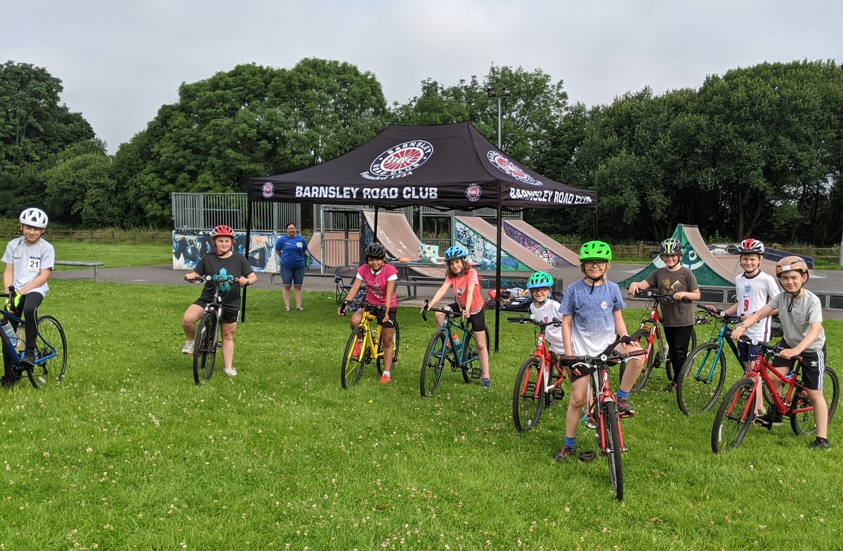 Summer Cycling Camp today. Thanks to <a href="/vikkibruff/">Vikki Bruff👩‍🎤</a> <a href="/daft_think/">MrDMcCall</a> Dave, Sam and the Junior Leaders for making it so special. Well done everyone # whatsyourmove #penistone # Barnsley supported by <a href="/PenistoneTeam/">Barnsley Penistone Area Team</a>