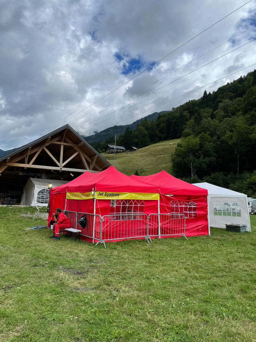 ADRASEC073's tweet photo. @savoie_news L'#ADRASEC 73 était présente au côté de la #MaisonDuSauvetage et de #JetSystem pour assurer les missions de secours sur l'ensemble du parcours. Encore une bonne entente entre différents acteur de la #SécuritéCivile. https://t.co/NnhsG7Raf7