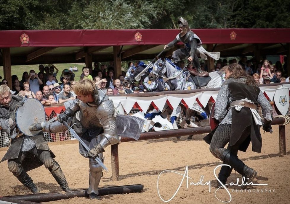 3 weeks of hard rehearsals as #RichardIII nearly finished <a href="/WarwickCastle/">Warwick Castle</a> with <a href="/joustexperience/">joustexperience</a> my first 2 shows Monday 26th then through till September 😀🛡⚔️  Looking forward to this one 👍 #History #WarsOfTheRoses #Knights #jousting #theatre #WarwickCastle #Warwick #castle