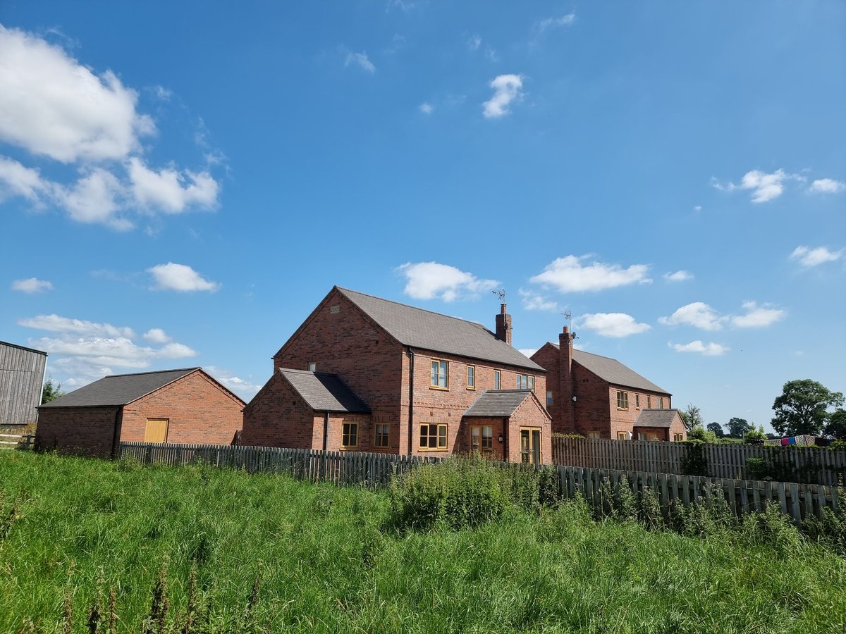 🐄We are Hiring!🐄

JWP Farming has recently taken on the management of a NEW contract farming agreement!

🐄1000 acres
🐄Modern dairy unit completed in 2016
🐄600 grass based autumn calving cows

Please Retweet, thanks!

#wearejwpfarming
#teamdairy
#lovecows