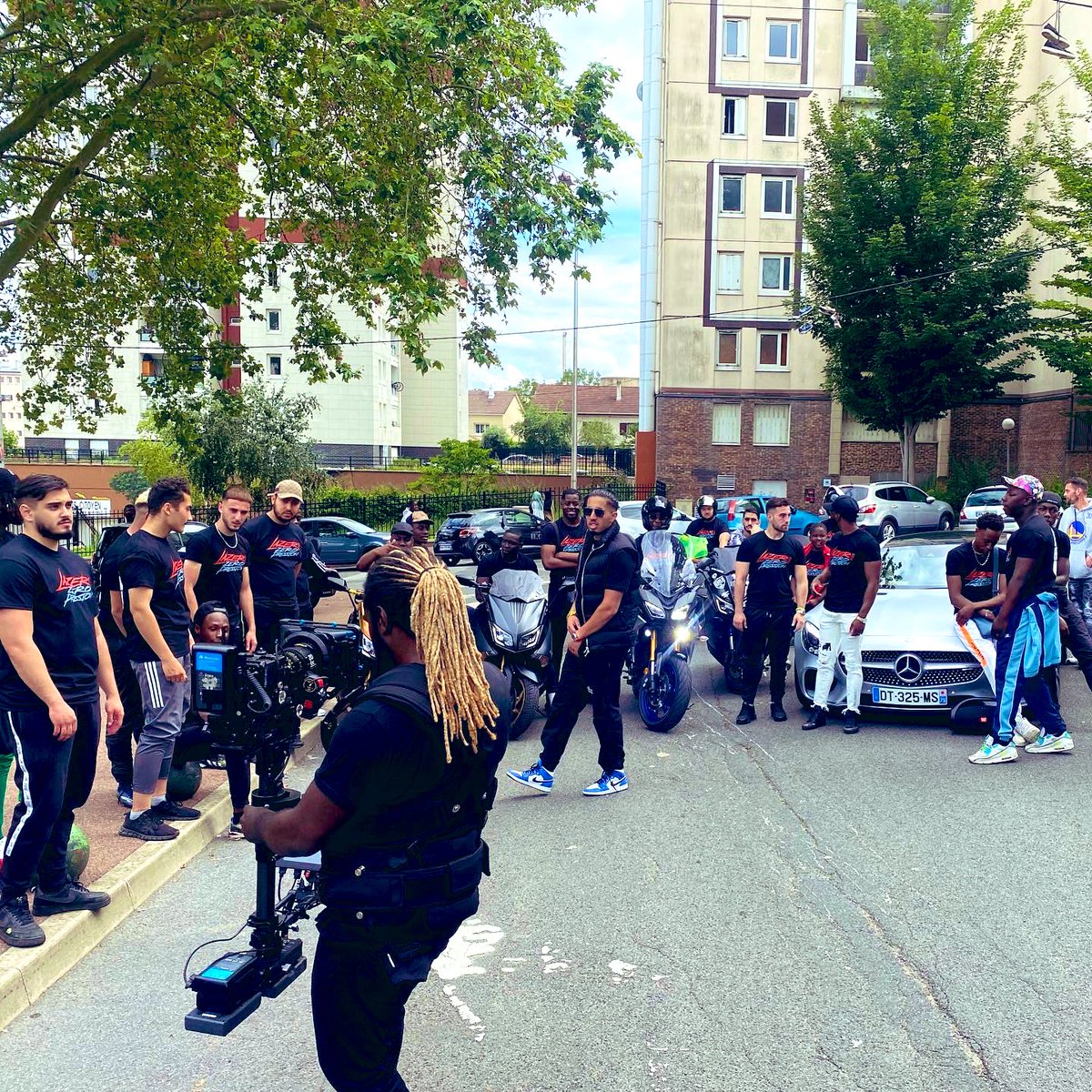 MmzMusic's tweet image. J’suis dans le RS AKRAPOVIC 🌍🌍🫀 #MMZ #LZTZ #ZEROPRESSION DISPONIBLE ➡️ youtu.be/25lfbHl5KLY