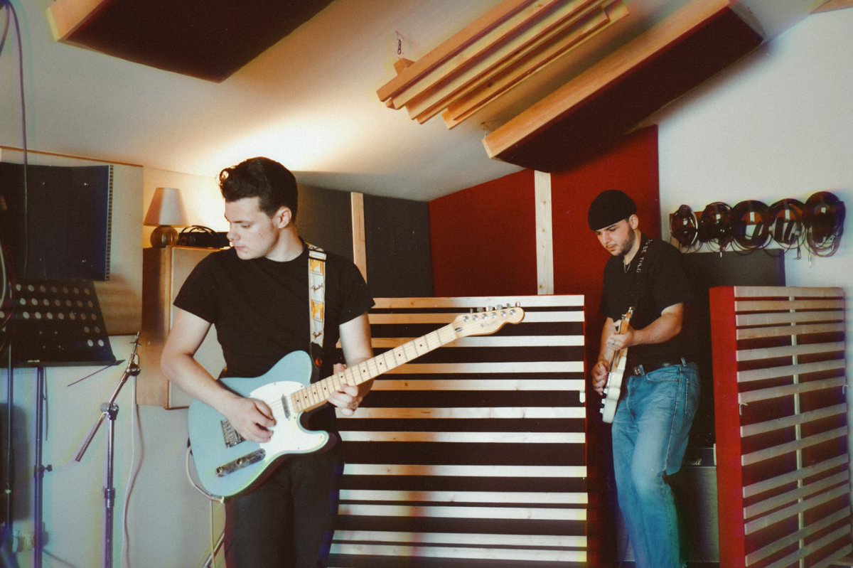 TheSheratonsUK's tweet image. Good bit of fun in Sheffield last week at the studio. Great working with @edcosens 💪🏼