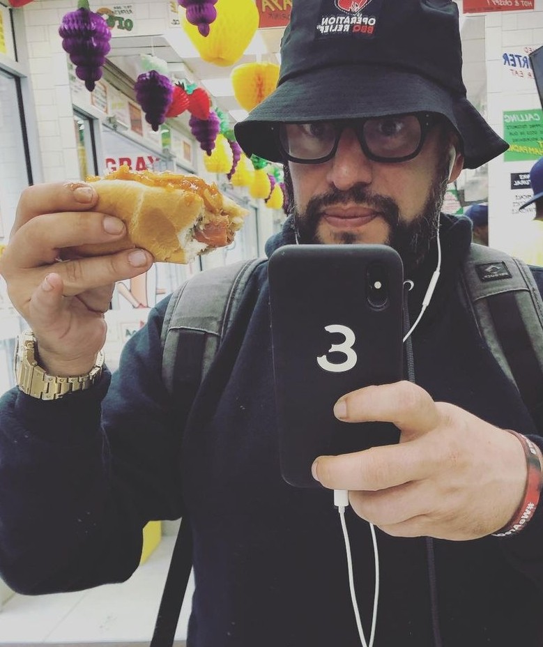 cynvisible's tweet photo. Happy #nationalhotdogday🌭 everyone!! #DontStopRuizing 💗
#PinkiesUp!
Also, check out the @8itapp !!! https://t.co/MOdC3elCqa