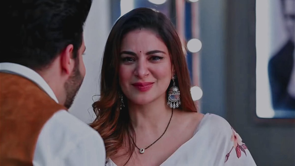baleineq's tweet photo. k- "abhi waqt lagega."

p- "kitta?"

k- "thodaa sa."

this part was so cute. I just want to watch it over n over again. I so love how pree becomes a lil baby with tkl and he treats her the same way. 🥺💕

#preeran #kundalibhagya https://t.co/l2E76hDczs