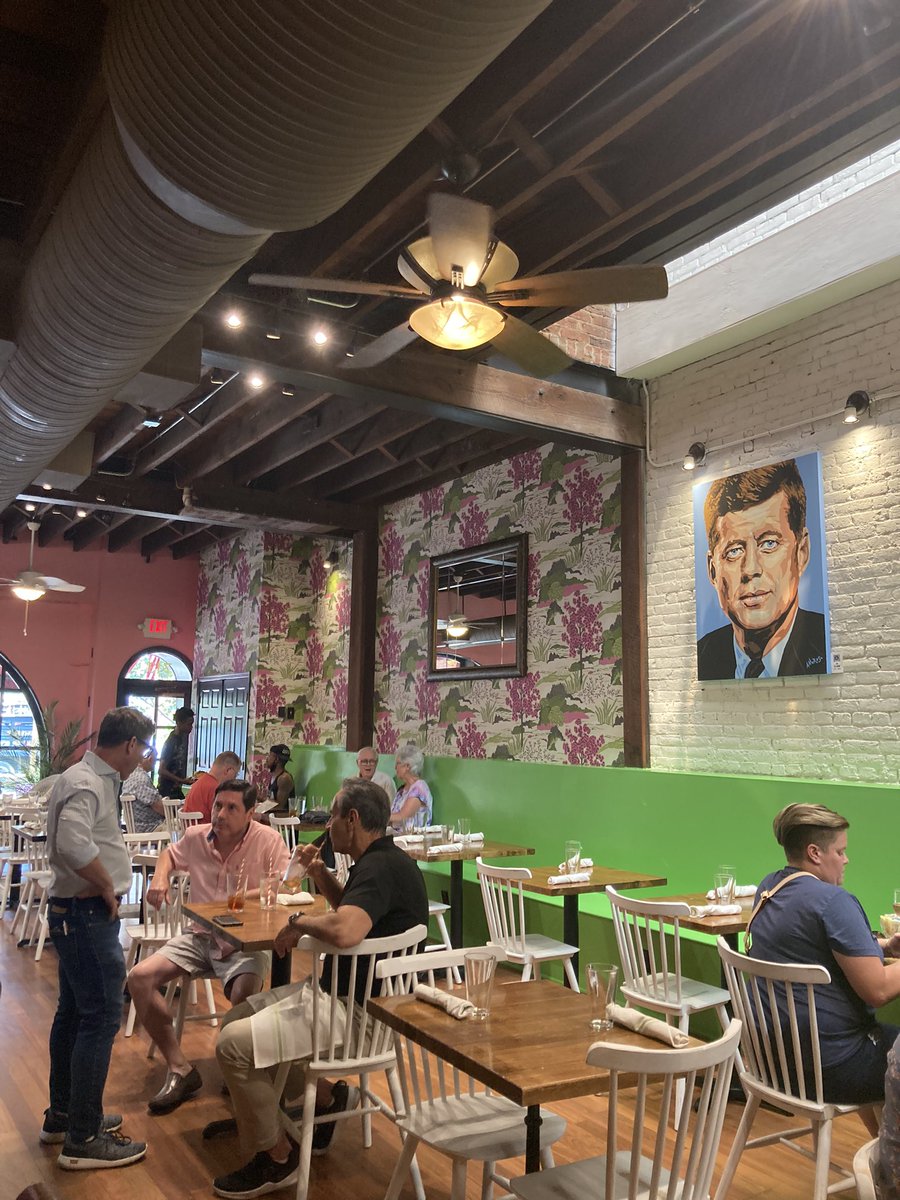 dc_atlas's tweet photo. Delicious food, great @AtlasBrewWorks beer🍻, wonderful service and awesome decor! What’s not to like about @CrazyAuntHelens (formerly Finn McCools) on cap hill. @PoPville @BarredinDC @theHillisHome https://t.co/Ru1otKgLX0
