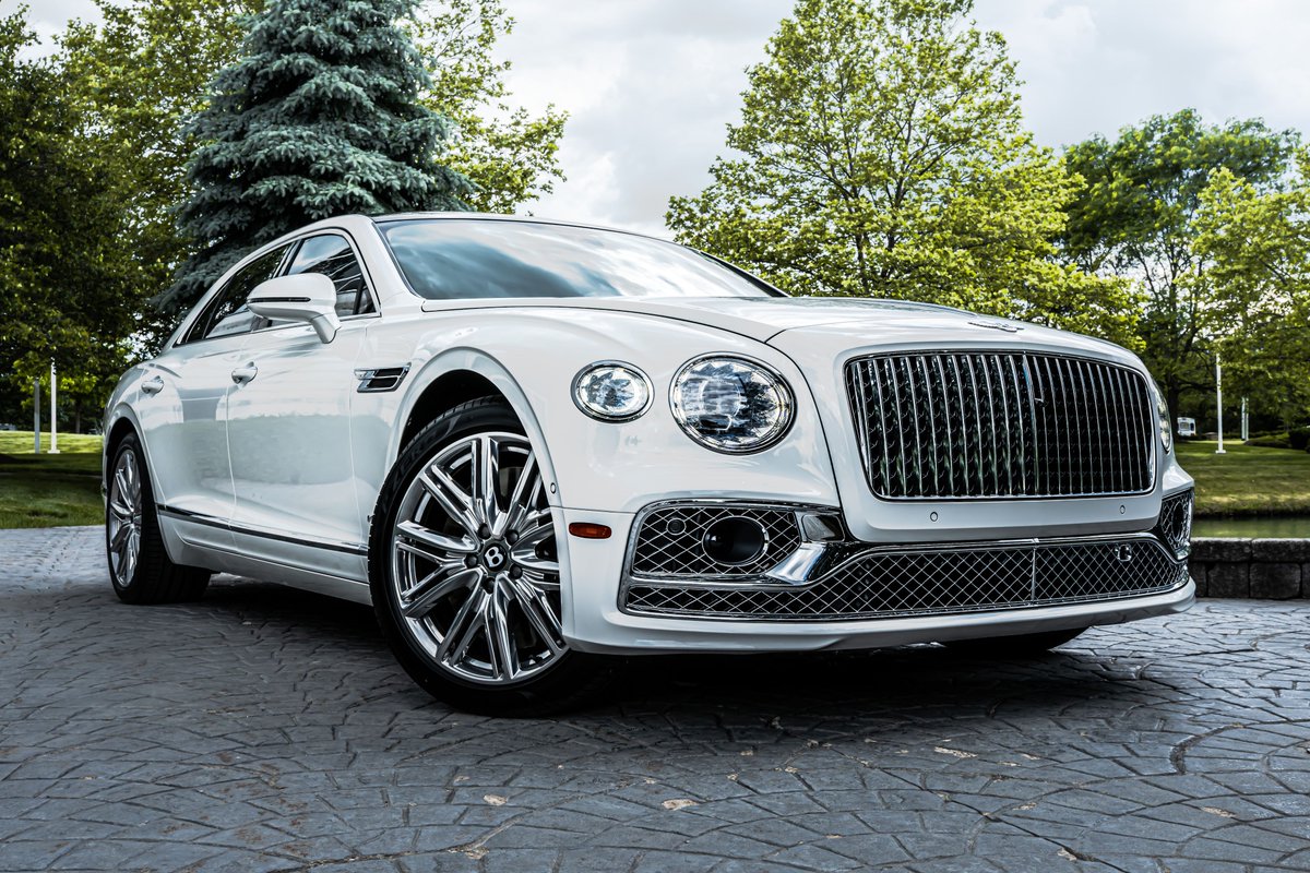 A shining beacon to those who desire elegance and sophistication. Meet the first class
luxury grand tourer, the #Bentley #FlyingSpur. #shiningbeacon #firstclass

Photo Credit to @szafiasty on Instagram