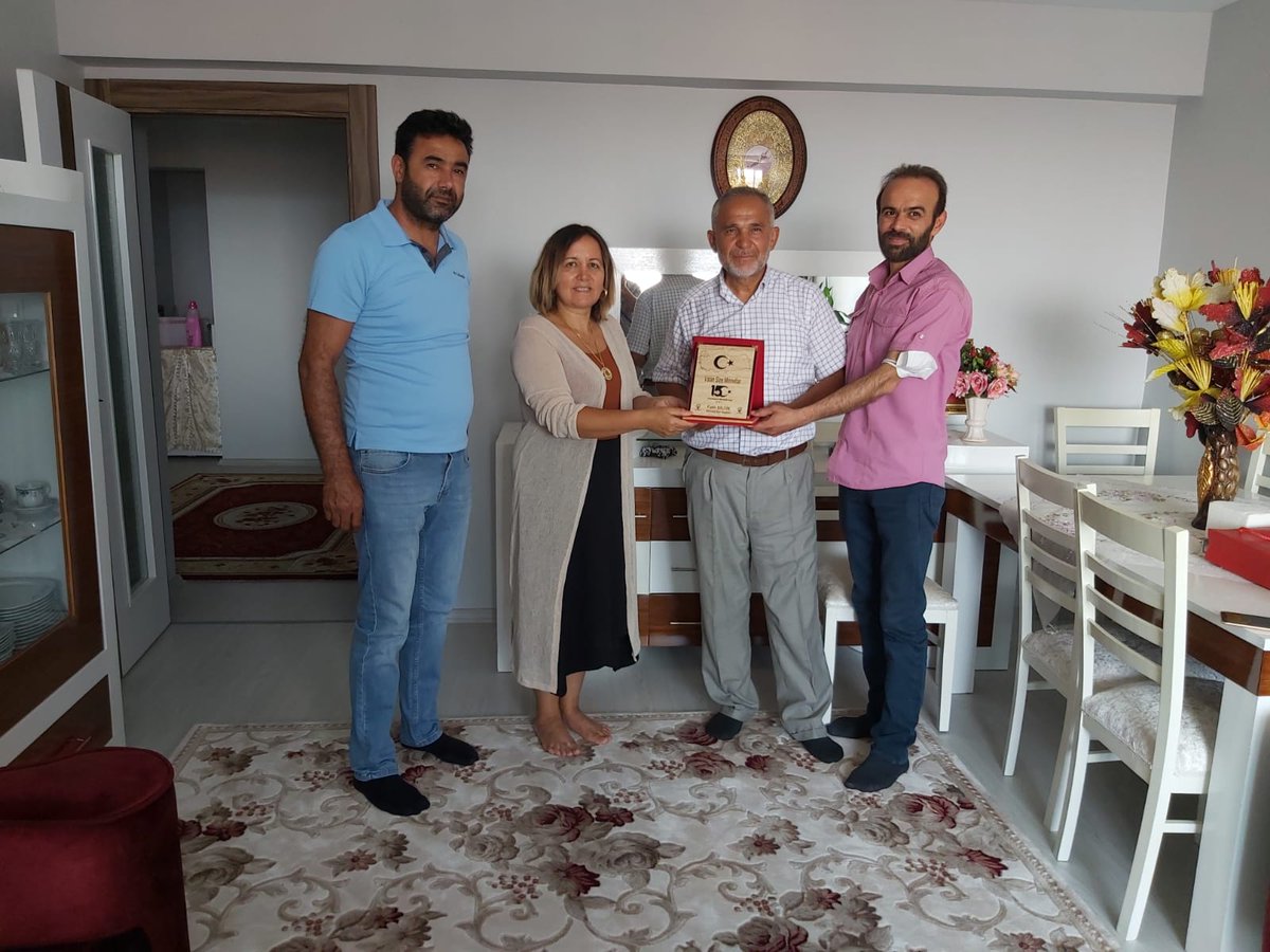 Gülizar Kaya (@gulizarkaya06) on Twitter photo İllçe Başkanımız Sn <a href="/Fatih__Bildik/">Fatih BİLDİK 🇹🇷</a> koordinesinde Gazilerimizi Liderimiz Sn <a href="/RTErdogan/">Recep Tayyip Erdoğan</a> ın selamıyla ziyaret ettik, bayramlarını kutladık.
<a href="/Akparti/">AK Parti</a>
<a href="/deryayanikashb/">Derya Yanık</a>
<a href="/jsarieroglu/">Jülide Sarıeroğlu 🇹🇷</a>
<a href="/AkpartiAnkara/">AK Parti Ankara</a>
<a href="/hakanhanozcan/">Hakan Han ÖZCAN 🇹🇷</a>
<a href="/akaltindag/">AK PARTİ ALTINDAĞ</a>
<a href="/asimbalci/">Prof. Dr. Asım Balcı</a>
<a href="/AKPartiAnk_Spb/">AK Parti Ankara Sosyal Politikalar Başkanlığı</a>
<a href="/Korkutataserkan/">SERKAN KORKUTATA</a>
@Gulizarkaya14 İllçe Başkanımız Sn <a href="/Fatih__Bildik/">Fatih BİLDİK 🇹🇷</a> koordinesinde Gazilerimizi Liderimiz Sn <a href="/RTErdogan/">Recep Tayyip Erdoğan</a> ın selamıyla ziyaret ettik, bayramlarını kutladık.
<a href="/Akparti/">AK Parti</a>
<a href="/deryayanikashb/">Derya Yanık</a>
<a href="/jsarieroglu/">Jülide Sarıeroğlu 🇹🇷</a>
<a href="/AkpartiAnkara/">AK Parti Ankara</a>
<a href="/hakanhanozcan/">Hakan Han ÖZCAN 🇹🇷</a>
<a href="/akaltindag/">AK PARTİ ALTINDAĞ</a>
<a href="/asimbalci/">Prof. Dr. Asım Balcı</a>
<a href="/AKPartiAnk_Spb/">AK Parti Ankara Sosyal Politikalar Başkanlığı</a>
<a href="/Korkutataserkan/">SERKAN KORKUTATA</a>
@Gulizarkaya14