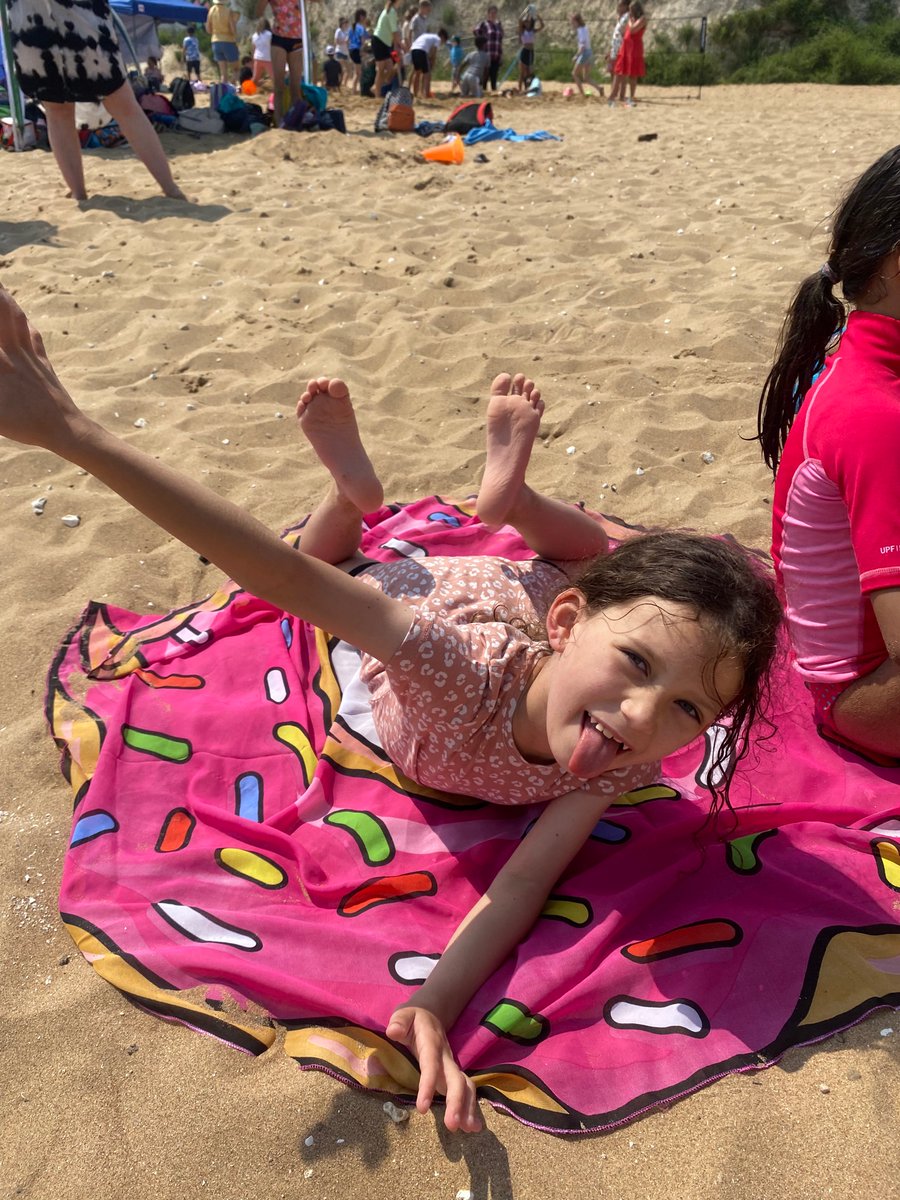 MissN0Donnell's tweet photo. We had the best day ever at Joss Bay!! An amazing way to end a fantastic year 🏝☀️🤩 @Grazebrook_Pri https://t.co/yQ79hERubC