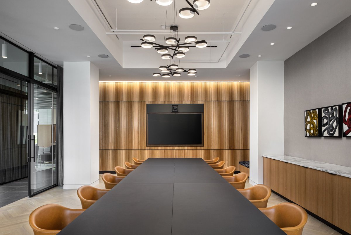 CoakleyWilliams's tweet photo. Coakley & Williams Construction renovated an amenity space, two spec suites, common restrooms on floors 1-12, and made exterior improvements at the Park Place condos located in the heart of #Rosslyn. #ArlingtonVA
Owner: #AltusRealty | #Architect: @HickokCole | ๐ธ @jennverrier https://t.co/QqZdozHLRD