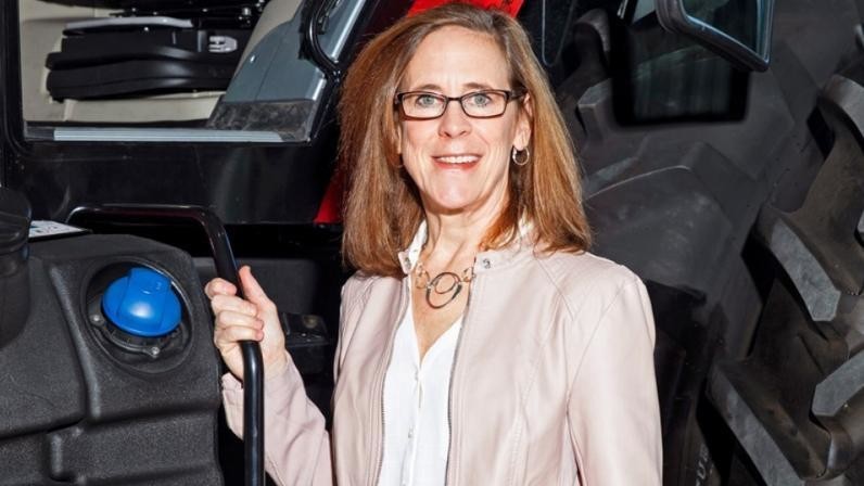 FeltMarketing's tweet image. Next on Felt&apos;s Spotlight Series, Peggy Gulick. 

Peggy &quot;led the implementation of informed/augmented reality into AGCO’s manufacturing processes via Google Glass and Proceedix.&quot;

You&apos;re a rockstar Peggy! 

#marketing #sales #industrial
