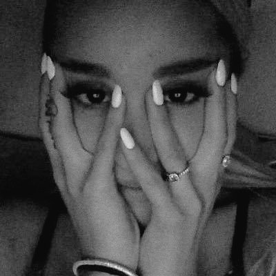 DAILYTAYRIANA's tweet photo. https://t.co/aO1A8FkQjX