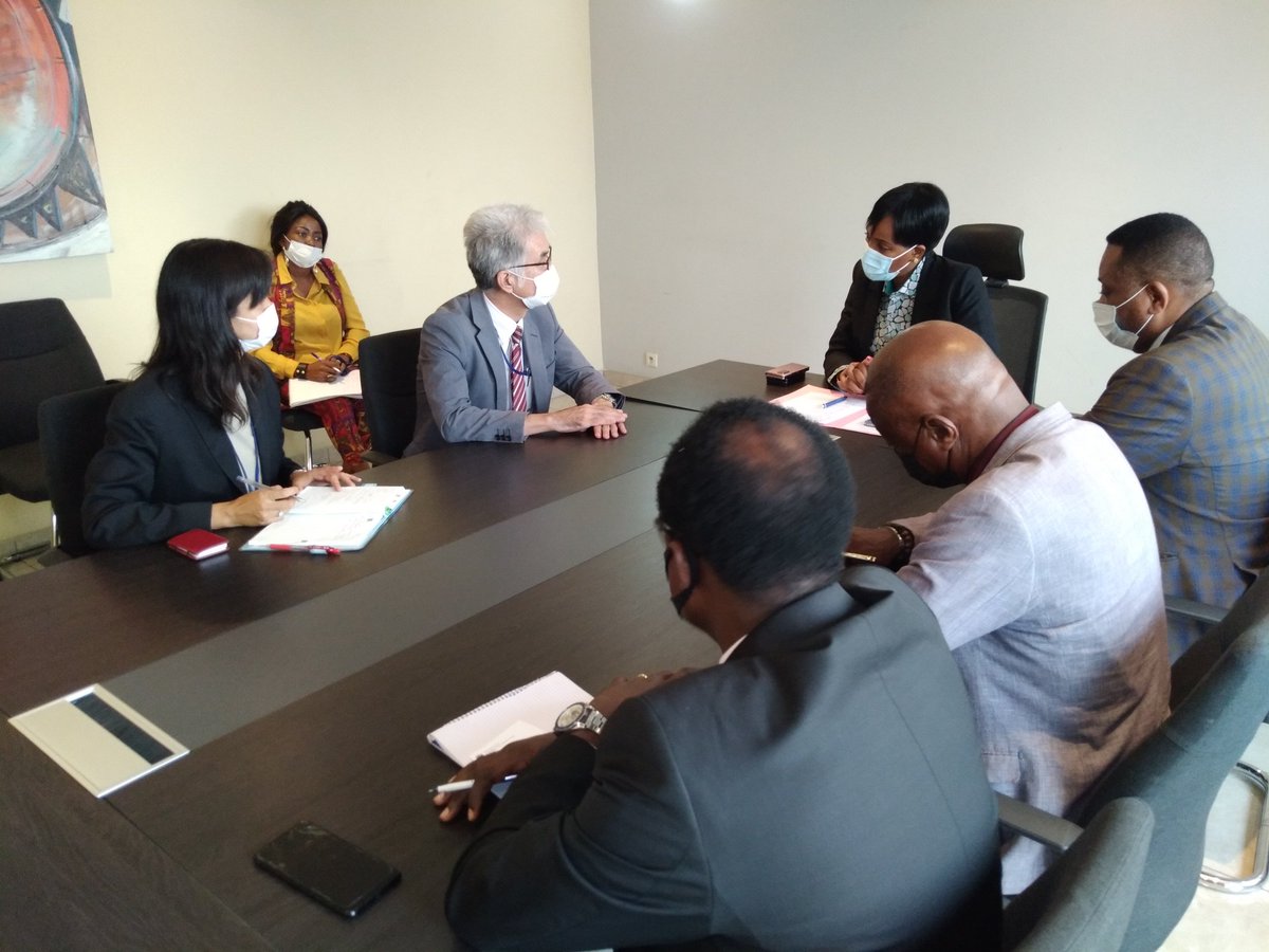 BolombeloYves's tweet photo. SEMme Laetitia BENA KABAMBA a reçu en audience le Chargé d'affaires ai de l'Ambassade du Japon à Kinshasa, ce 21 juillet. Programme de renforcement des capacités des agents du secteur de l'environnement et la réhabilitation/construction de stations de transfert. https://t.co/R3UQ67orVo