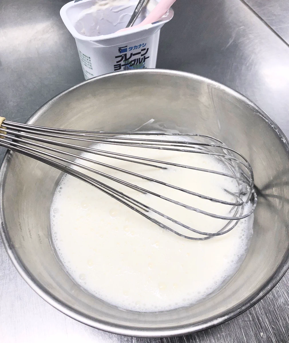 混ぜて冷やすだけで作れちゃう？！とっても簡単な「ラッシー」のレシピ！