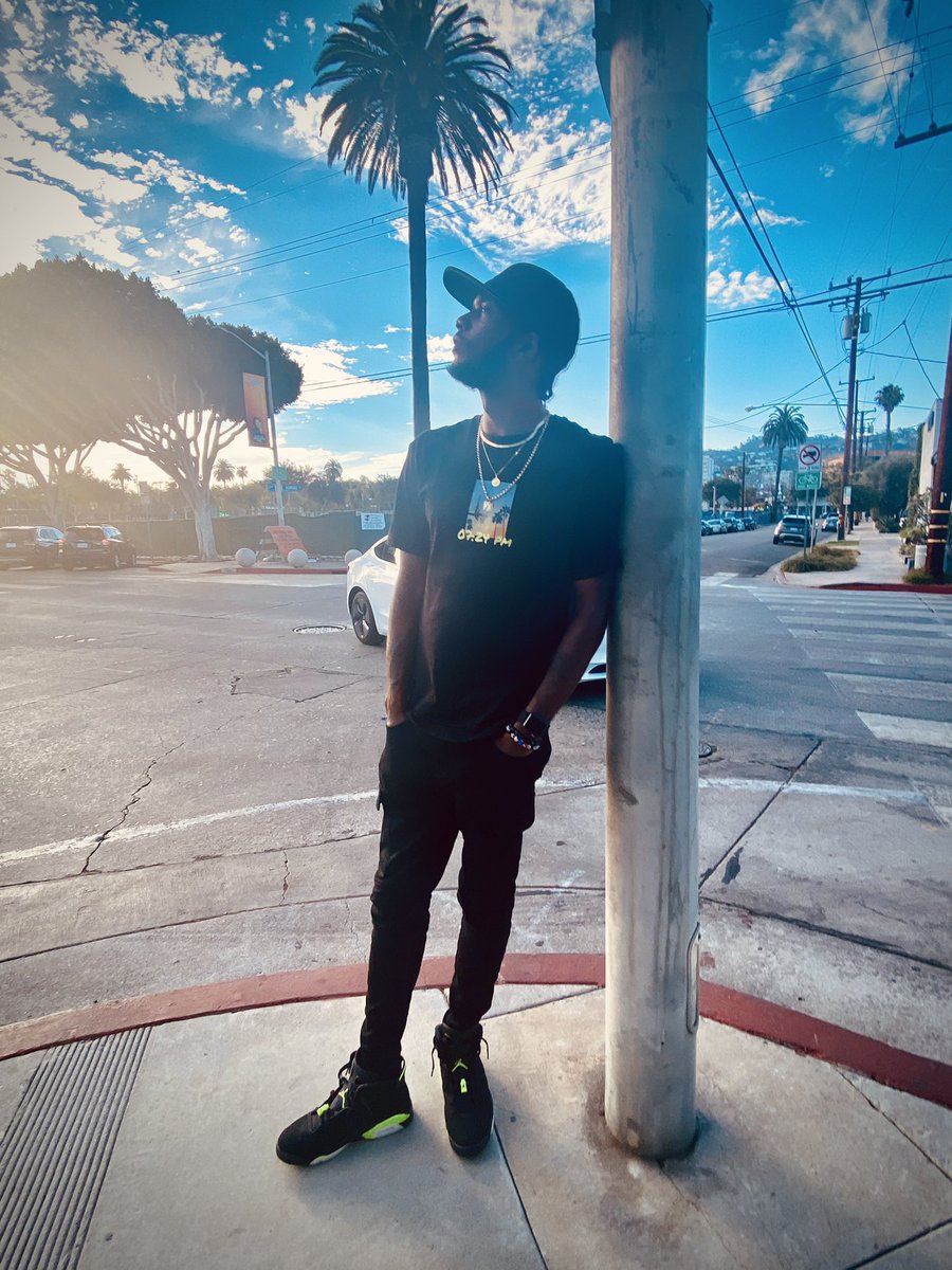 RealJuanDon's tweet photo. Aspire 2 inspire b4 we expire
#WhoBetta 🏆🏆🏆
#JuanDon 🤴🏽🤴🏽🤴🏽 https://t.co/pEF95b8Au4
