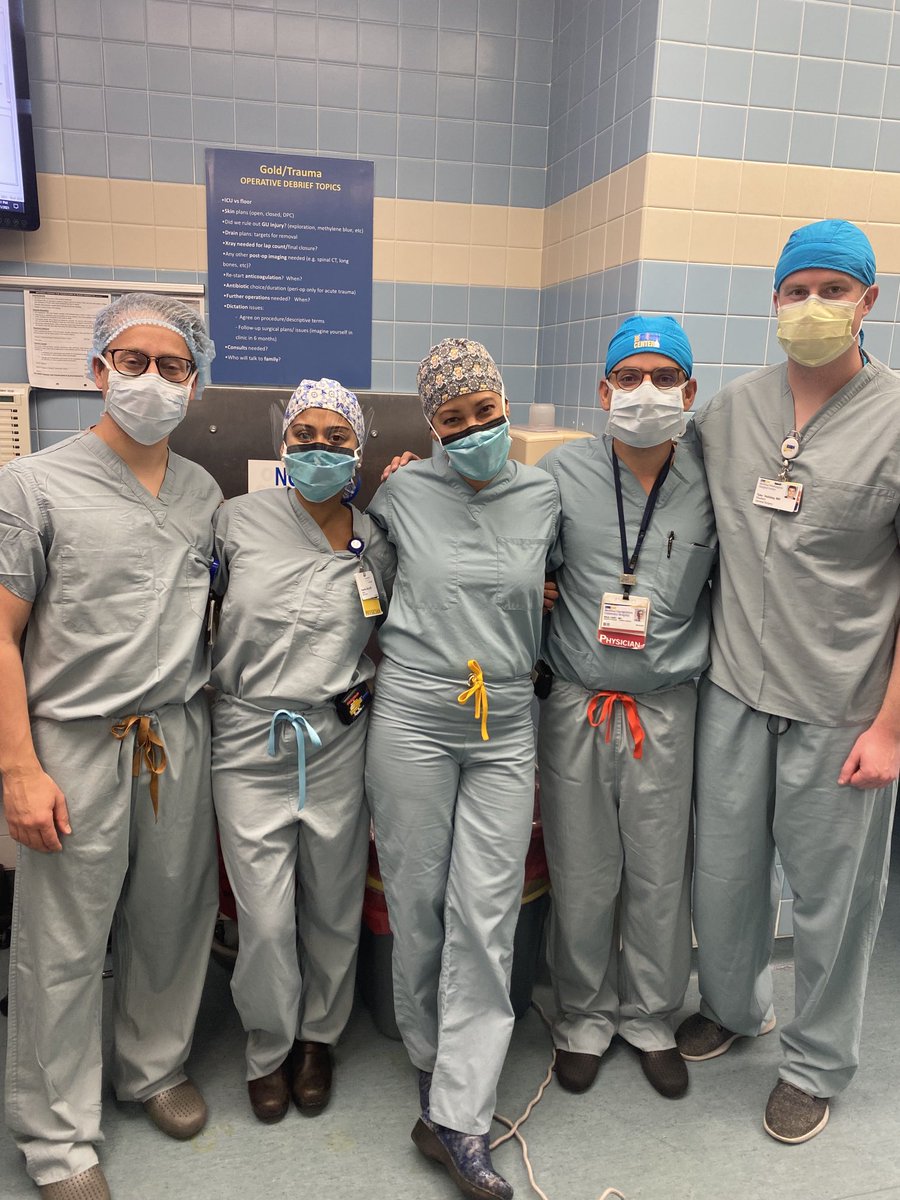 TrankiemTrauma's tweet photo. Trauma and Gold tonight with this team! ⁦Drs THolliday RCaso @rcaso EMerle and @CMerleMD⁩ ⁦Anesthesia, how many rooms can we have? 🤣 👍🏽💛💪🏽 ⁦@MedStarWHC⁩ ⁩ ⁦@GUH_WHCSurgRes⁩ https://t.co/YvmxtFG6lO
