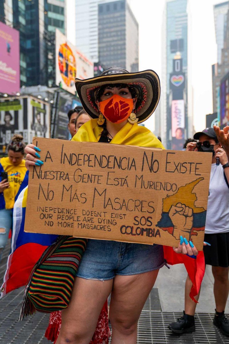 Jahfrann's tweet photo. Desde NY el pueblo colombiano sigue denunciando las atroces acciones del gobierno nacional. https://t.co/JyXQv9ghUz