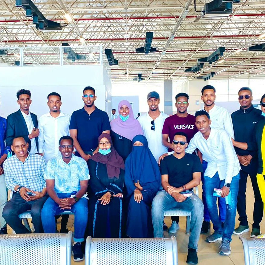SomtexOrg's tweet photo. Koox dalxiisayaal ah oo ka baxay #Muqdisho ayaa maanta gaaray magaalada #Kismayo halkaas oo ay u martin doonaan bahda Jubbaland Tourism Board.
#eidtour 
#kudalxiisDhulkaaga
#kudalxiiskismaayo https://t.co/1OxVzHCDOS