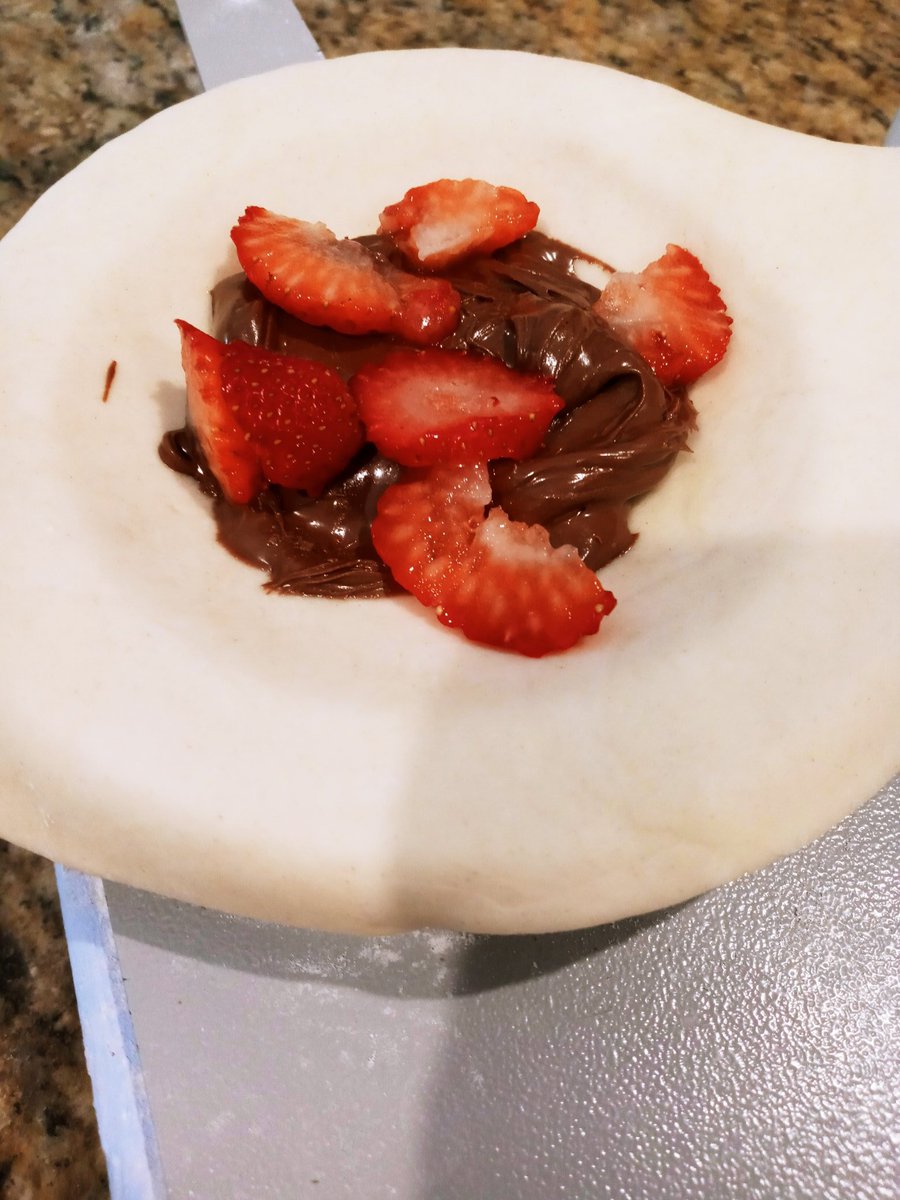 mylapolla's tweet photo. A sweet treat that will make you smile😊
Nutella with strawberries empanadas. Irresistible! https://t.co/9zGEreng62