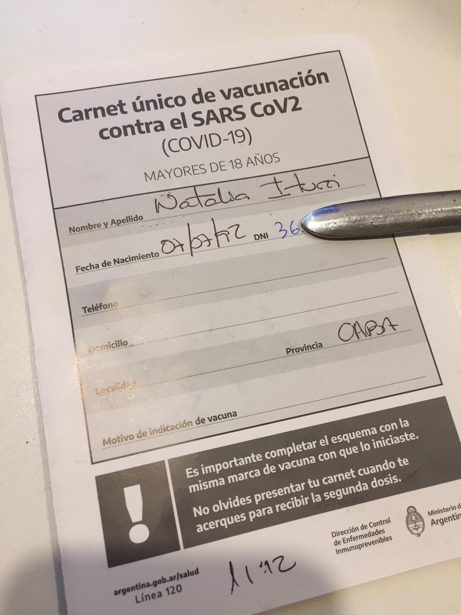 Lulileiras's tweet image. Natalia Iturri, cuando te recuperes de la Aztra que te diste ayer contactame que tengo tu carnet de vacunación, se te cayó en Palermo.
Para estas cosas se pide RT?