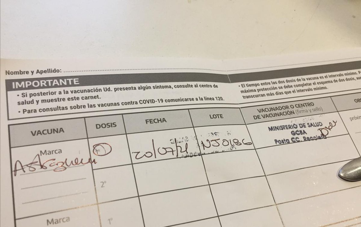 Lulileiras's tweet image. Natalia Iturri, cuando te recuperes de la Aztra que te diste ayer contactame que tengo tu carnet de vacunación, se te cayó en Palermo.
Para estas cosas se pide RT?
