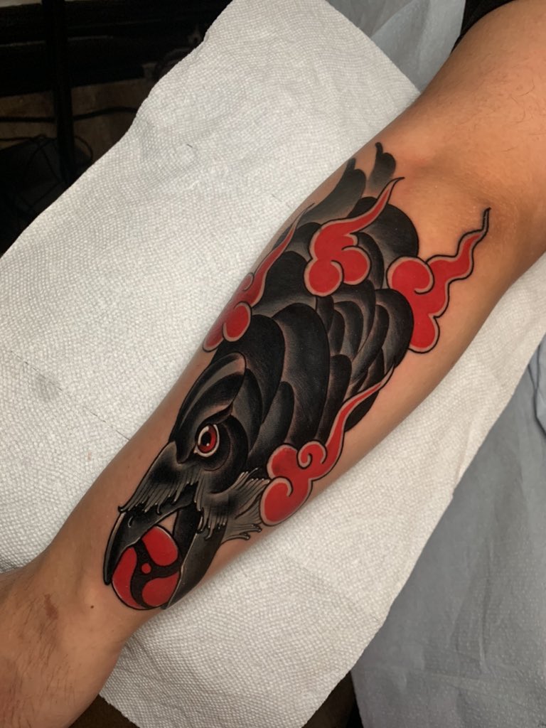 x F Y P D x on X: "Got a new tattoo Itachi's crow. #itachi #crow #tattoo #forearm #mangekyo #sharingan https://t.co/nX1nSg0Na0" / X