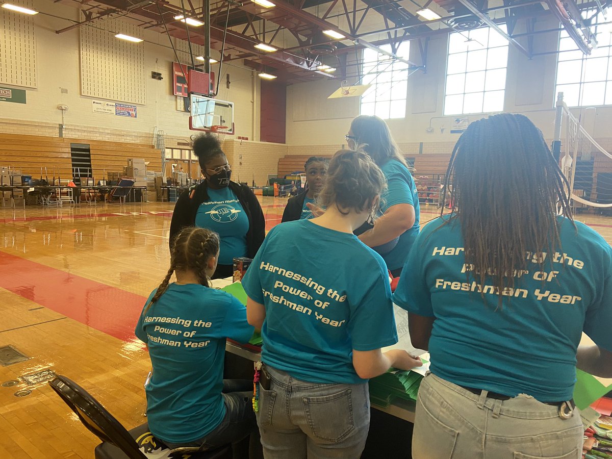 Paige_Pitt's tweet photo. So excited for a normal start to the school year! This is the inaugural year of our freshmen mentoring program. We have 25 upperclassmen mentoring 150 freshmen throughout the year. Today was Day 1 of orientation at our new Manual campus. https://t.co/twmCrG2KZD