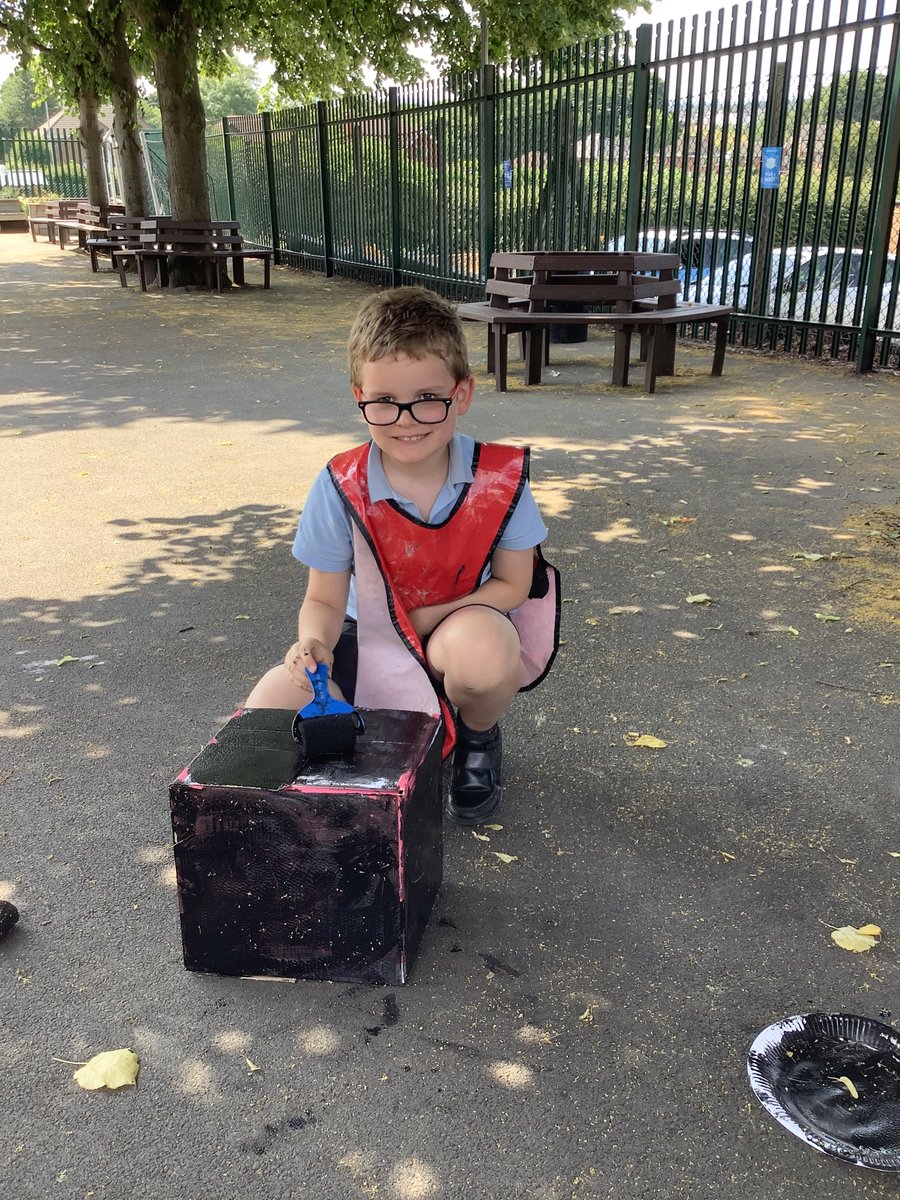 IPMATGawthorpe's tweet photo. Breaking News! A new sculpture park is coming to Gawthorpe Community Academy! Our sculptors are hard at work. Keep your eyes peeled. You will be amazed! #GCAYear3 https://t.co/Oc2Rh8TInW