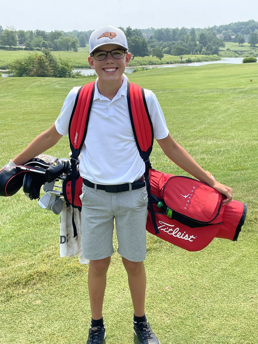 Jacobscaddie's tweet photo. Someone enjoyed repping some of his favorite golf courses today at the @JuniorGolfKY Louisville Junior at Polo Fields. Shout out to @golfechelon and Lenoir Golf Club for helping bring home the victory. #rememberwhereitstarted https://t.co/WJRskt5muA
