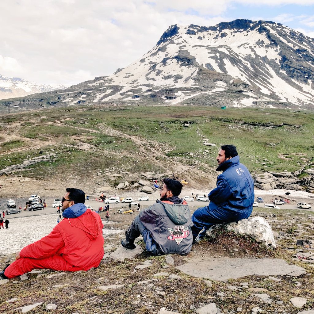 Rohtang pass ❣️

#rohtangpass #Himalayas  #himachalpradeshtourism #incredibleindia #devbhoomi  #livelife #mustvisitplace #exploreearthsbeauty #travelwithbrothers #explorehimalayas #himalayanheights