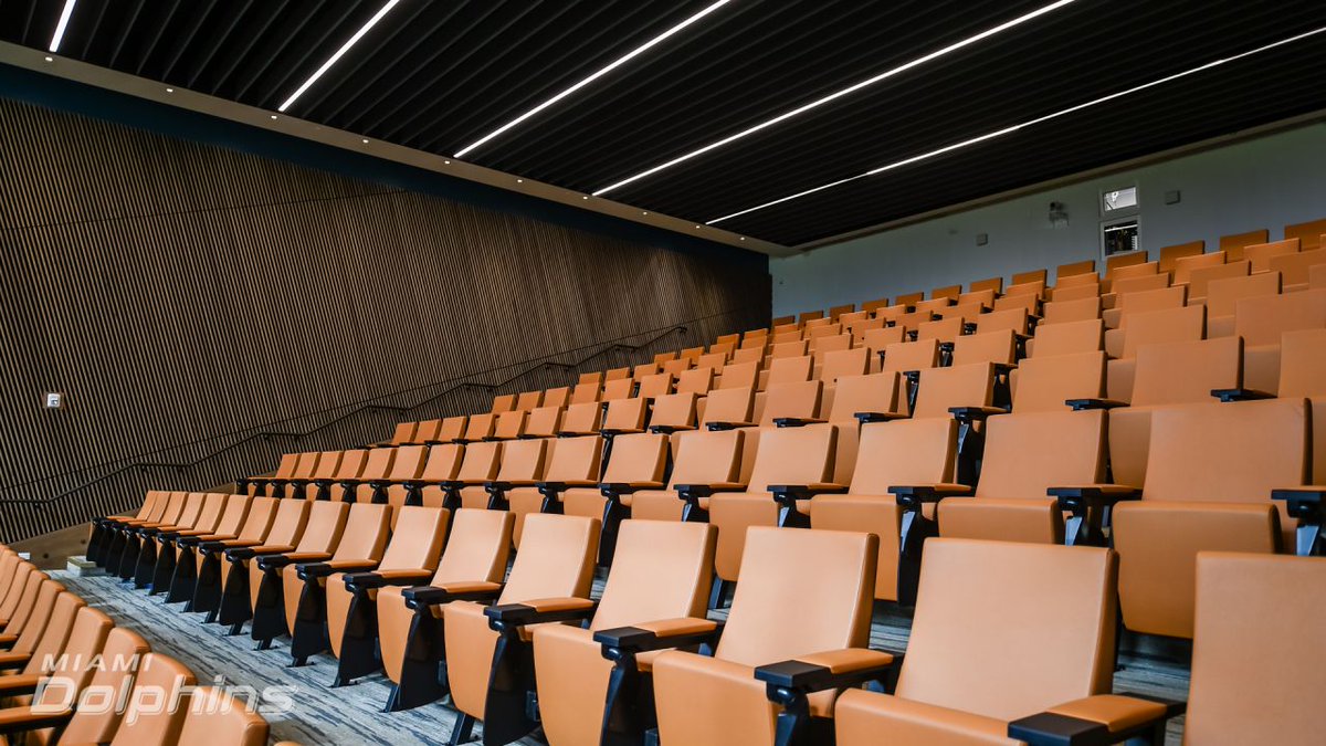 An inside look at the brand new Miami Dolphins training facility film room featuring SuiteMax Axis chairs from DreamSeat! <a href="/MiamiDolphins/">Miami Dolphins</a> <a href="/Dreamseat_AB/">Adam Beyda</a> 

Learn more at DreamSeat.com

#DreamSeat #FilmRoom #Dolphins