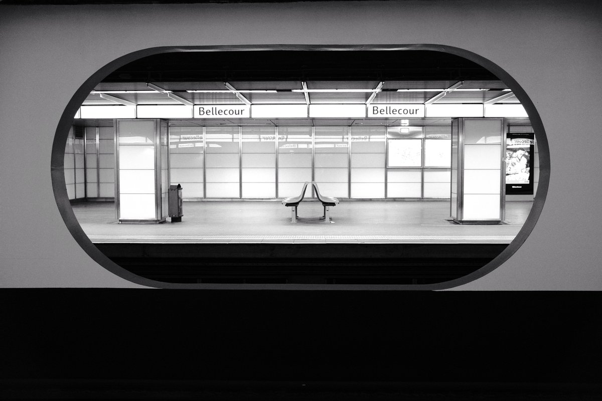 Darjami3's tweet photo. Lyon Metro series 

#streetphotography #womeninstreet #lyonmetro https://t.co/TIMOmuFNiV