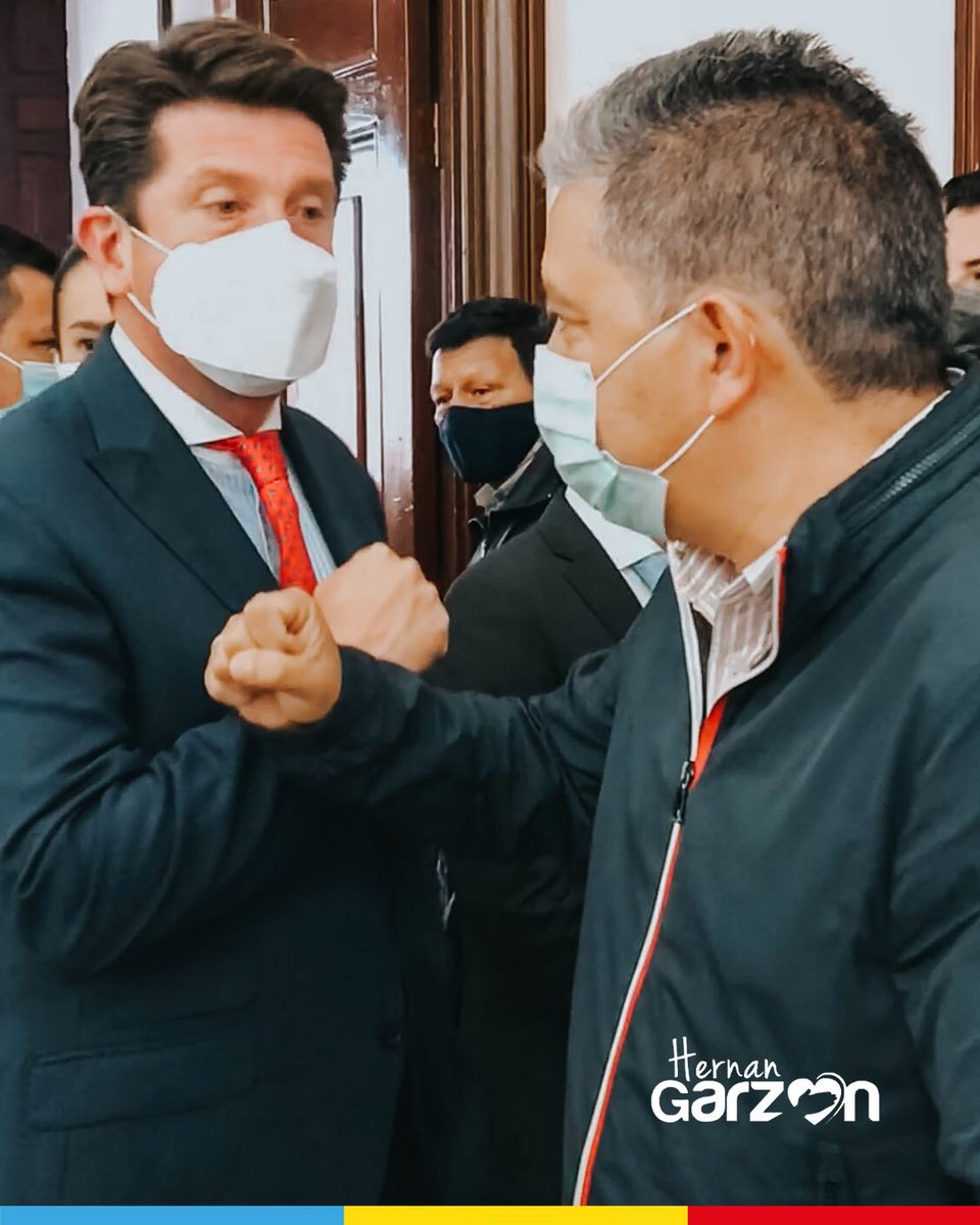 HernanGarzonRep's tweet photo. Hoy acompañamos al Ministro de Defensa @Diego_Molano y el Ministro del Interior @DanielPalam en la radicación de los 2 proyectos enfocados en la transformación de la Policía Nacional con el fin de garantizar la protección de los derechos humanos de todos los Colombianos. https://t.co/BjuO7NaiMq