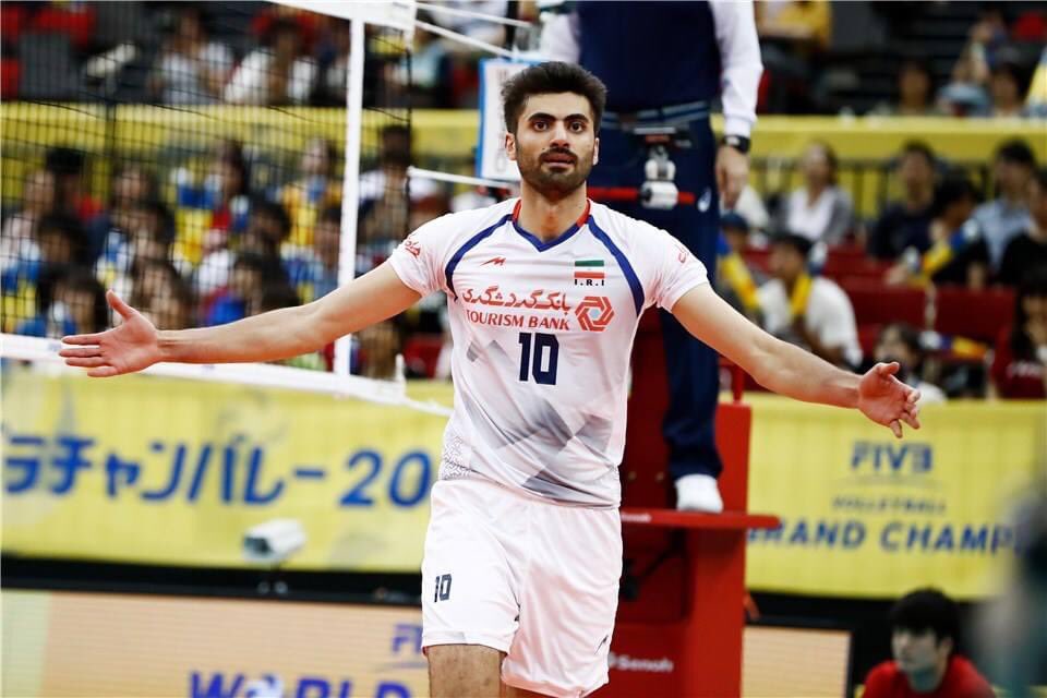Geçtiğimiz sezon Türkiye’de oynayan 9 erkek voleybolcu #Tokyo2020’de forma giyecek. 

Cristian Poglajen, Bruno Lima 🇦🇷
Wallace De Souza 🇧🇷
Nicholas Hoag, Graham Vigrass, Jay Blankenau 🇨🇦
Amir Ghafour, Morteza Sharifi 🇮🇷
Emerson Rodriguez 🇻🇪