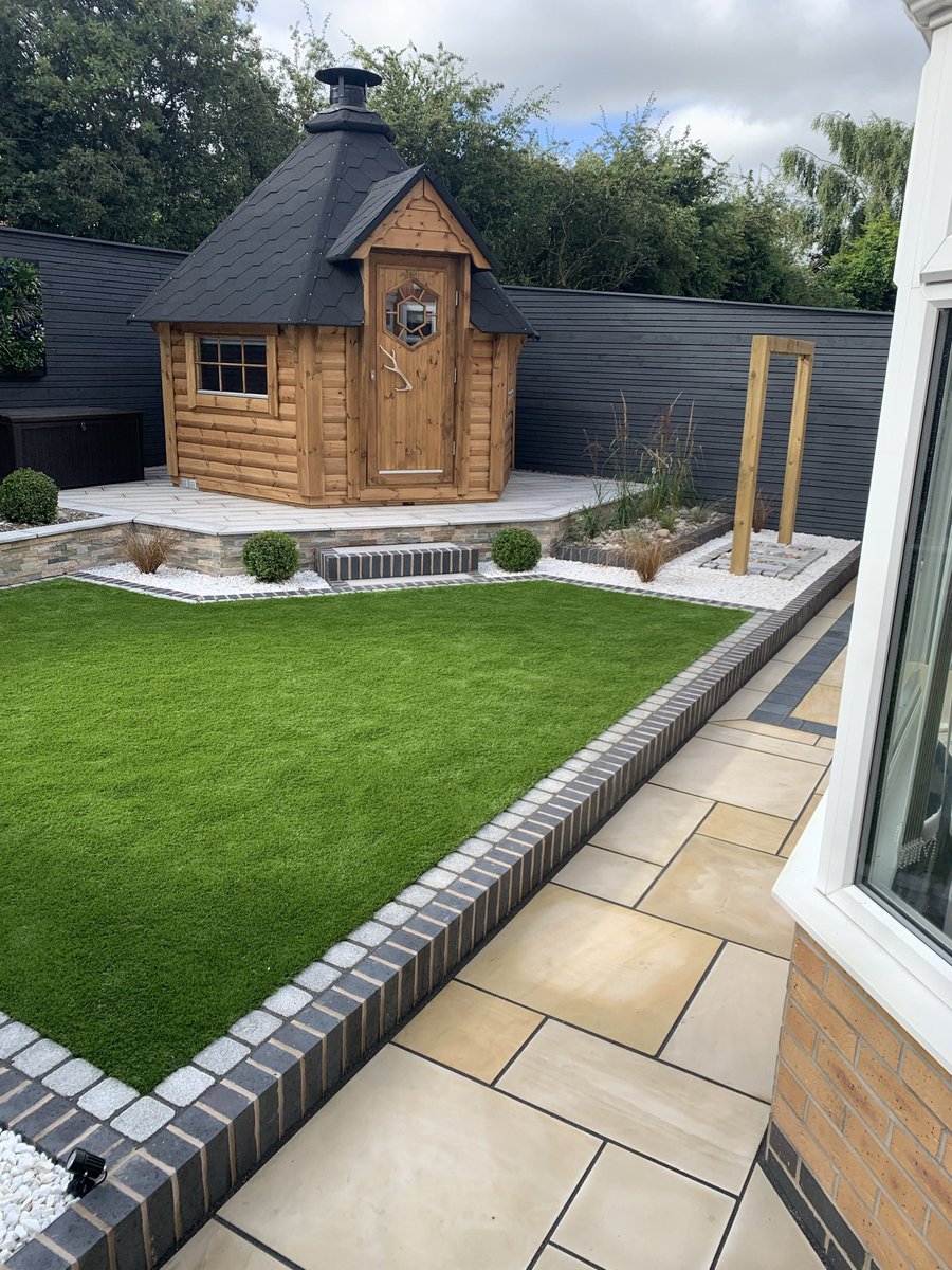 We’ve been quietly grafting away recently. Our small family team have pulled off a masterpiece! 🙌🏻🤩
Hope you all like it! Have a fabulous week one and all 🙏😄