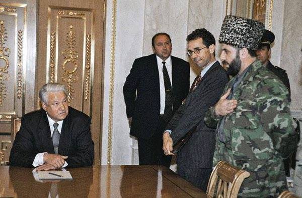 байден и громыко 1979. брест-литовск 1917 немцы. договариваться о перемирии будут дипломаты. договариваться о перемирии будут дипломаты. высылка дипломатов.