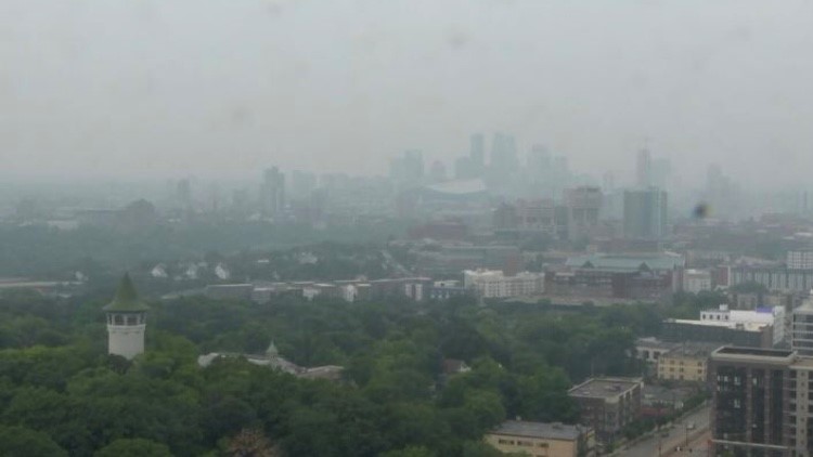 AIR QUALITY ALERT:  Winds are carrying heavy smoke from wildfires north of the Canadian border in Ontario and Manitoba over the border and into Minnesota, as far south as the Twin Cities. Use caution when you're outside! https://t.co/7IxI7FSHFu @KSTP https://t.co/4hNC31YrAu