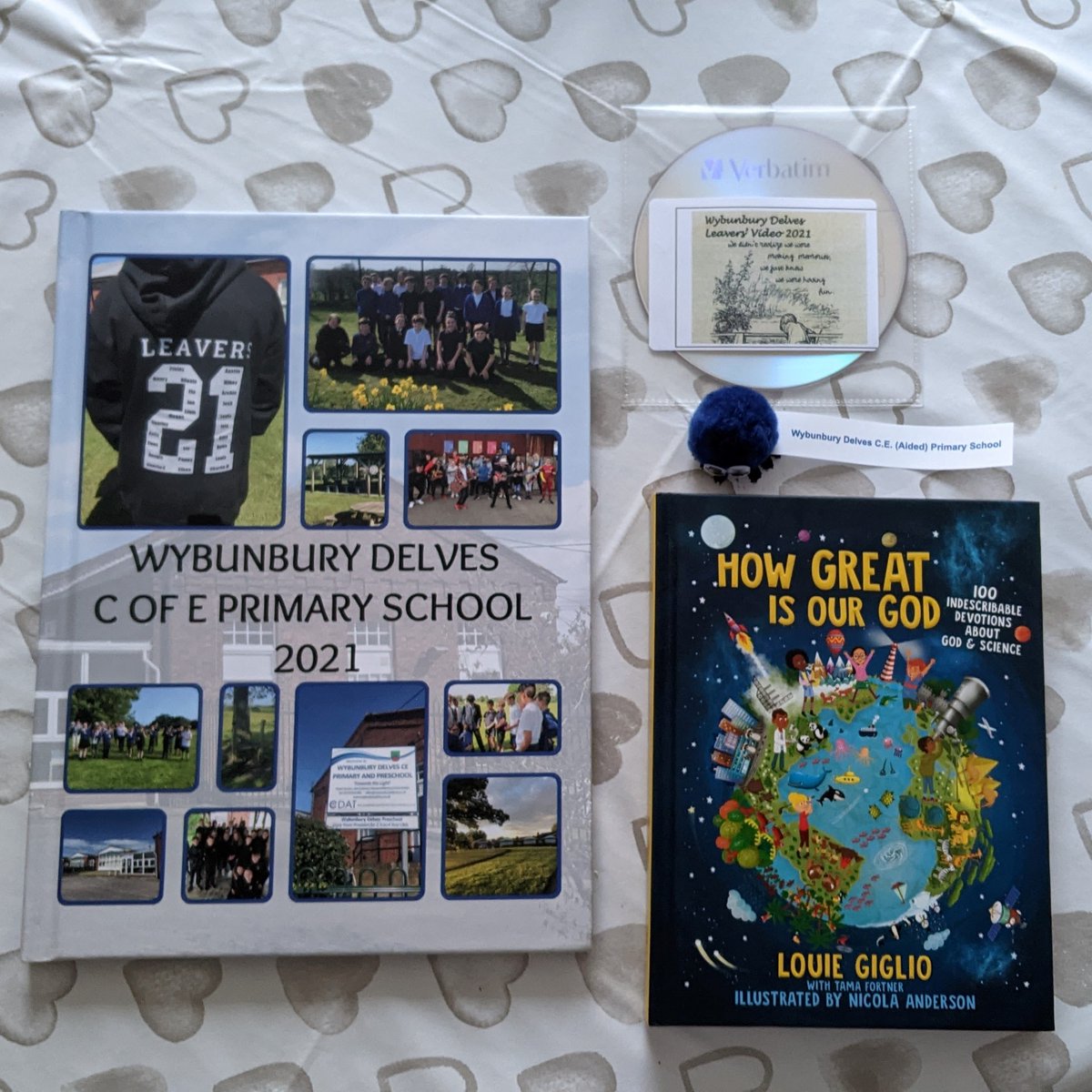TeamLewisTrust's tweet photo. Yesterday should have been Lewis' last day at Wybunbury Delves &amp; we were so delighted to receive these lovely gifts presented by his best friend Joe ❤️ We hope Lewis' memory lives on in the hearts of his school friends as they move to high school. We'll miss you all very much x https://t.co/Xm0fhk2UvZ
