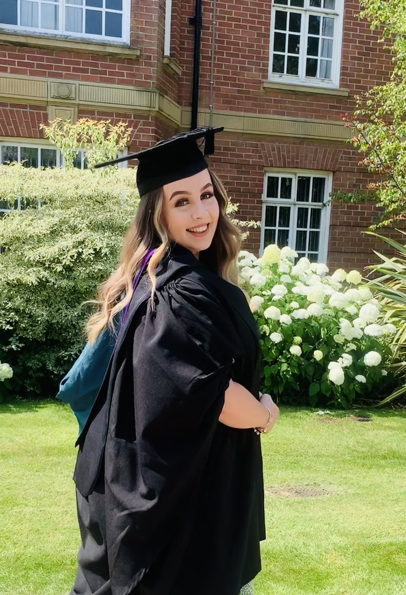 MissTempleman's tweet photo. I DID IT!! 🎉👩🏼‍🎓 https://t.co/N3X9PUQ20v