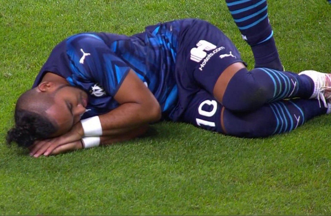 Chevalier_Roze's tweet image. Les supporters de l’OM devant la première mi-temps. #SCBOM