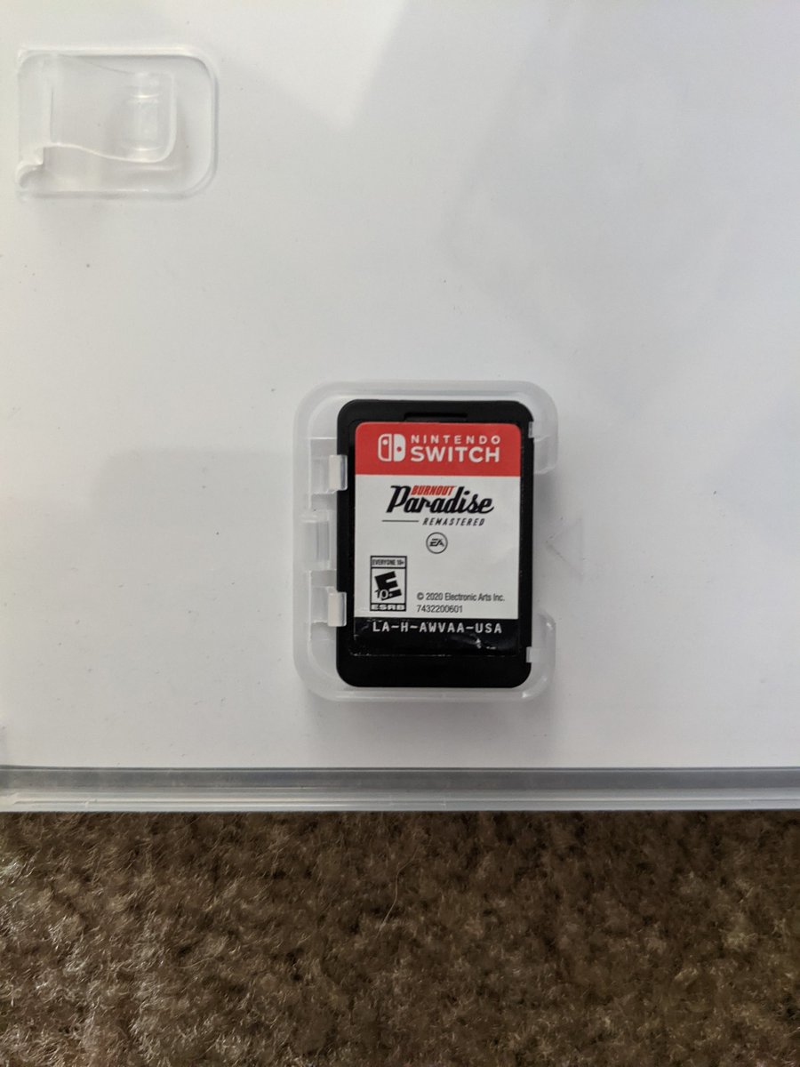 imightbegabby's tweet image. the case is burnout, the cartridge art is burnout, but actually? it's fucking paw patrol

99% positive feedback my ass. fuck you ebay guy