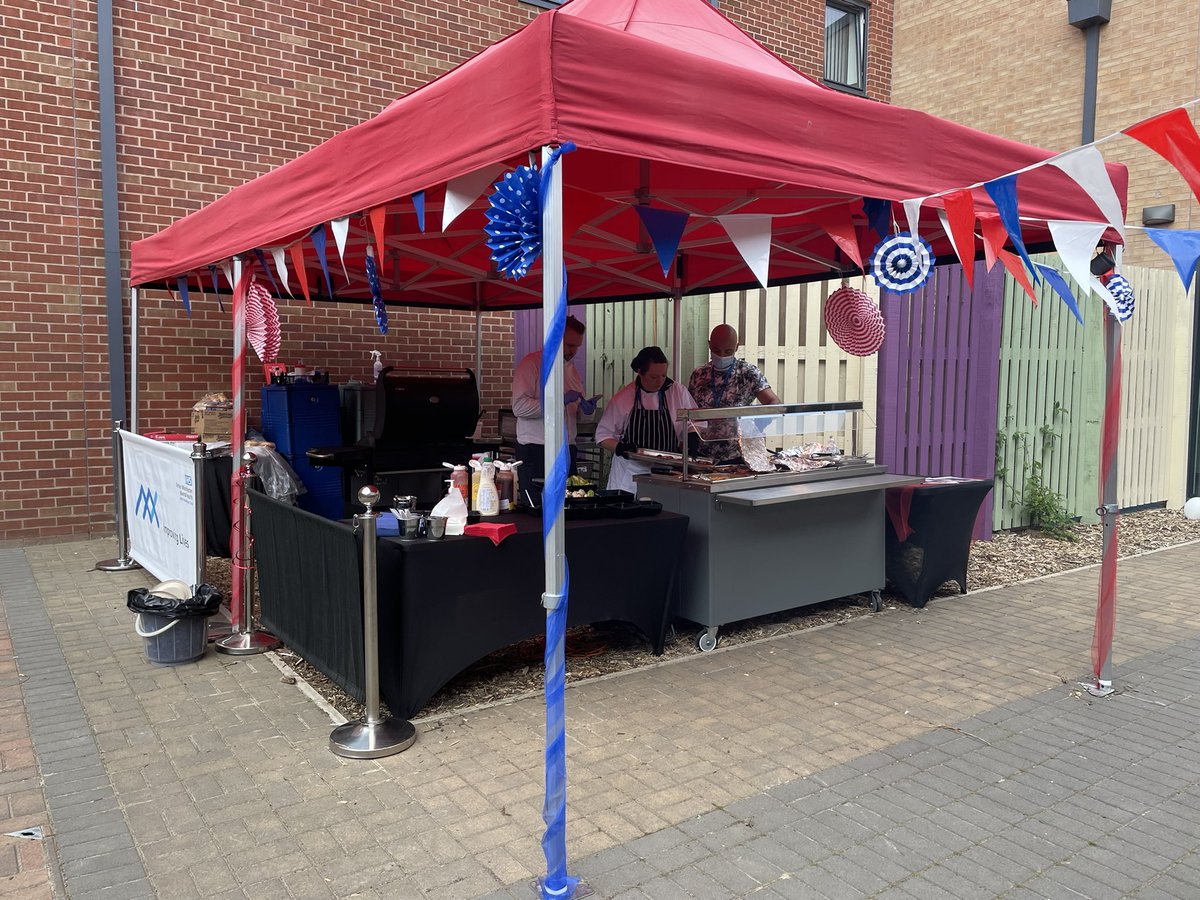 Thank you to @GMMH_NHS for providing our hospital with a full day BBQ today for all of our patients and staff to enjoy!! It was a real morale boost and it was really lovely to see staff and service users coming together over some yummy food and enjoying the summer sun! ☀️☀️