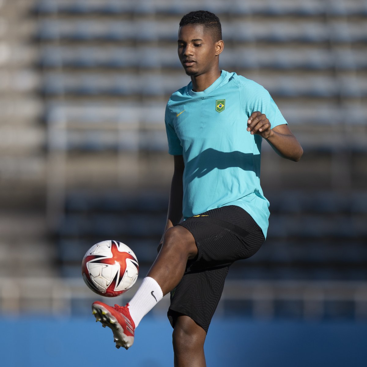 AthleticoPR's tweet photo. A quinta é dia de estreia do Brasil nas Olimpíadas!
Vamos! 🇧🇷🌪️
➡️ https://t.co/QCXfJ0k9AW
📸 Lucas Figueiredo/@CBF_Futebol
#Tokyo2020 https://t.co/jaDHPf95mH