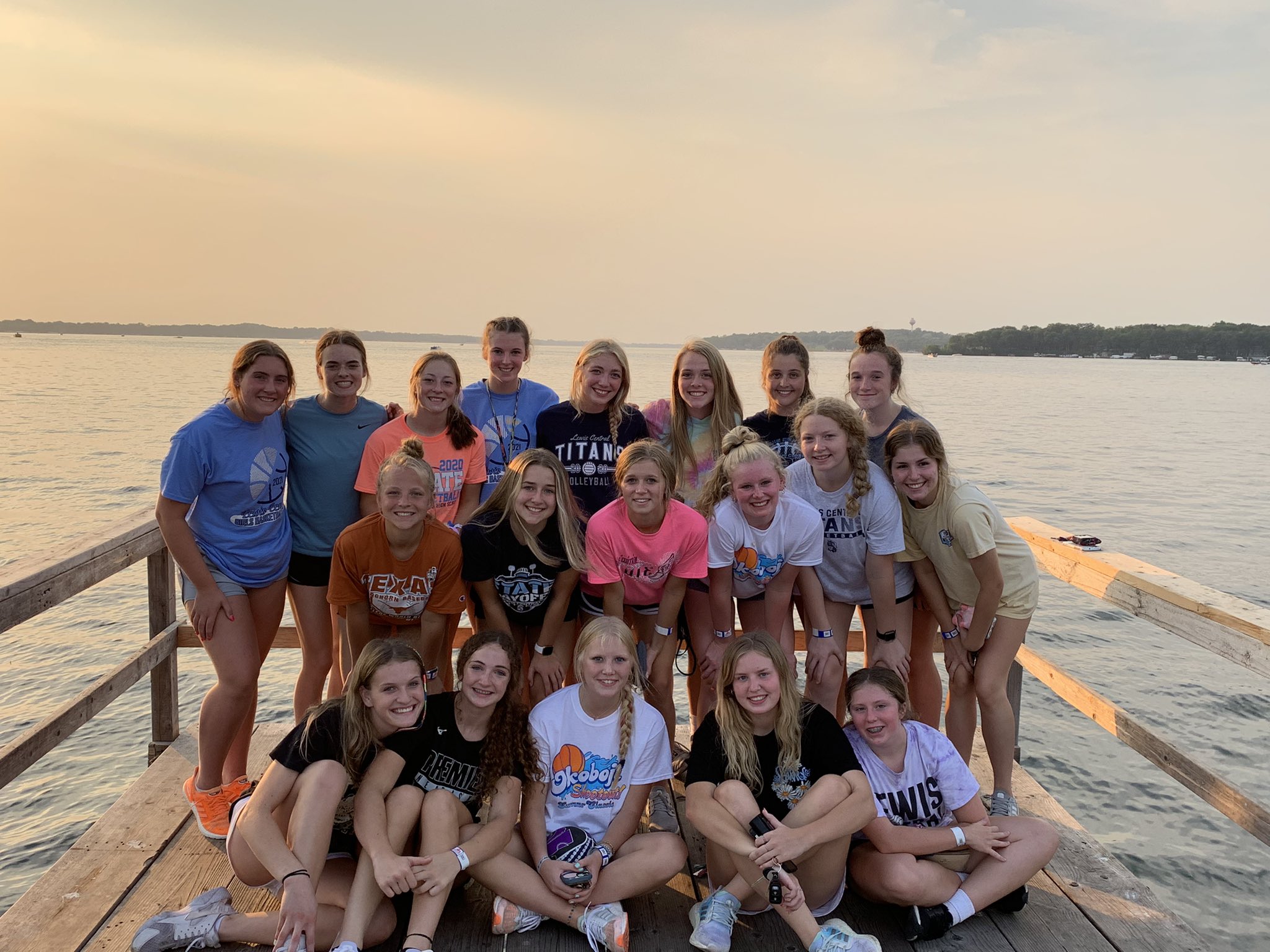 Great 3 days in Okoboji! Fun times on and off the court! #lctitans #bleedblue https://t.co/EuHVi07R0m