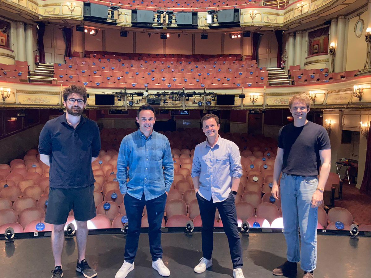 Wednesday night takeaway with two great double acts to go! Thank you <a href="/antanddec/">antanddec</a> for raising the roof at the Noël Coward this evening. <a href="/TheComebackPlay/">The Comeback</a> <a href="/thepincomedy/">The Pin</a>