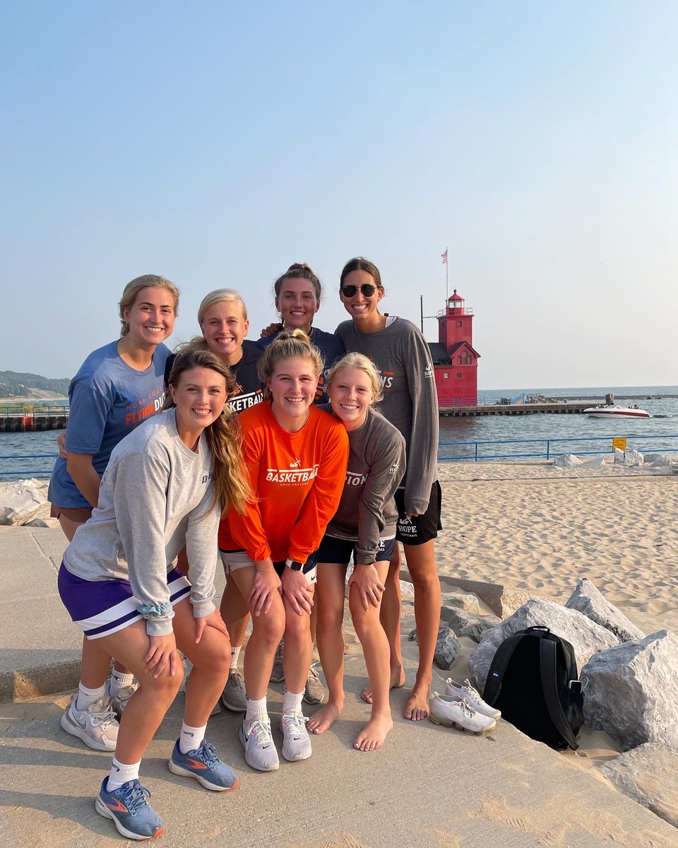 HopeCollegeWBB's tweet photo. We are FIRED UP about prospect camp yesterday! We had so many great people on campus! We played a ton of basketball, learned about Hope and explored all that Holland, MI has to offer! ☀️🌊 Thanks to everyone that came out! #GoHope #WE #FireUpDutch https://t.co/YPtS6APnzL