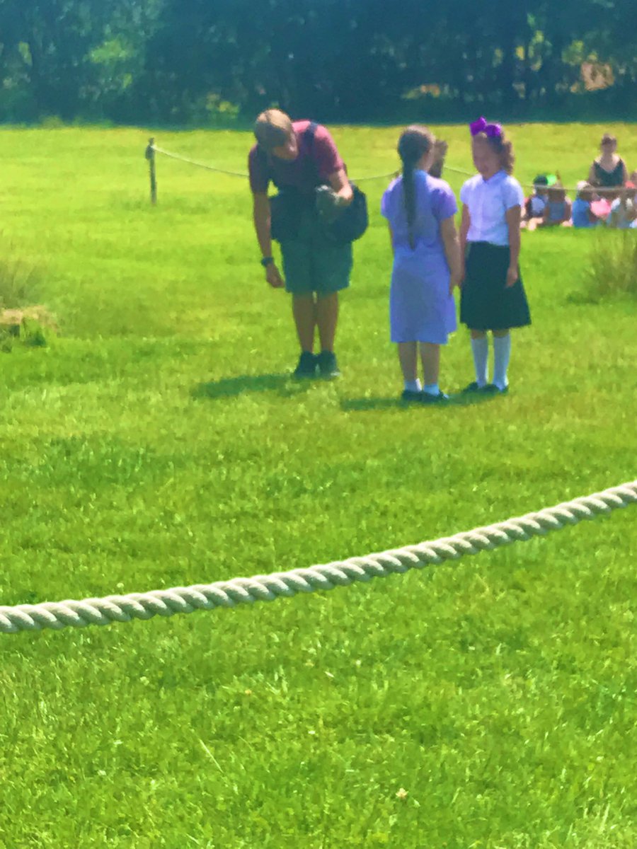 EpsDiamond's tweet photo. What a fantastic day at #GroombridgePlace so proud of Jessica and Charlene-Mae for volunteering to be part of the bird of prey experience! Look at Charlene-Mae’s face after he flew between your faces! 😀@PrimaryElaine @InspireSELondon https://t.co/vgwKD0WbyQ