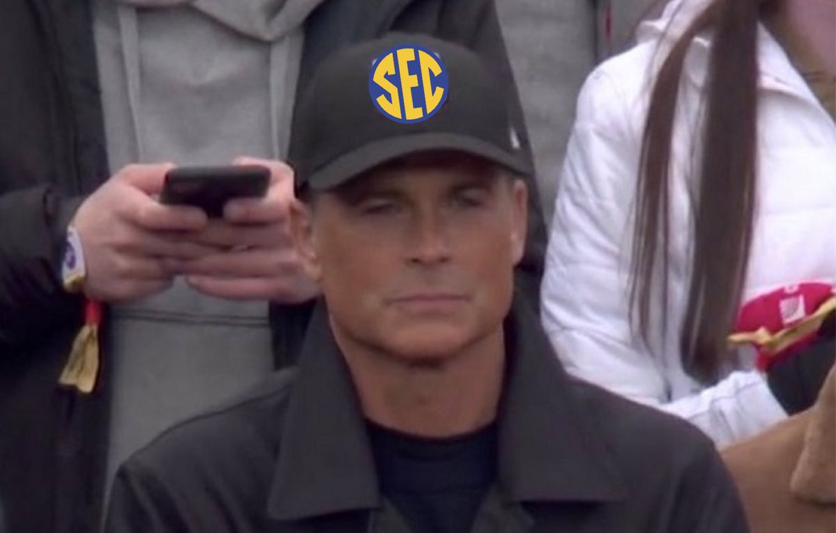AlabamaOutsider's tweet photo. Jalen Hurts at the annual Alabama-Oklahoma SEC Championship Game https://t.co/z8bZmdnnxr
