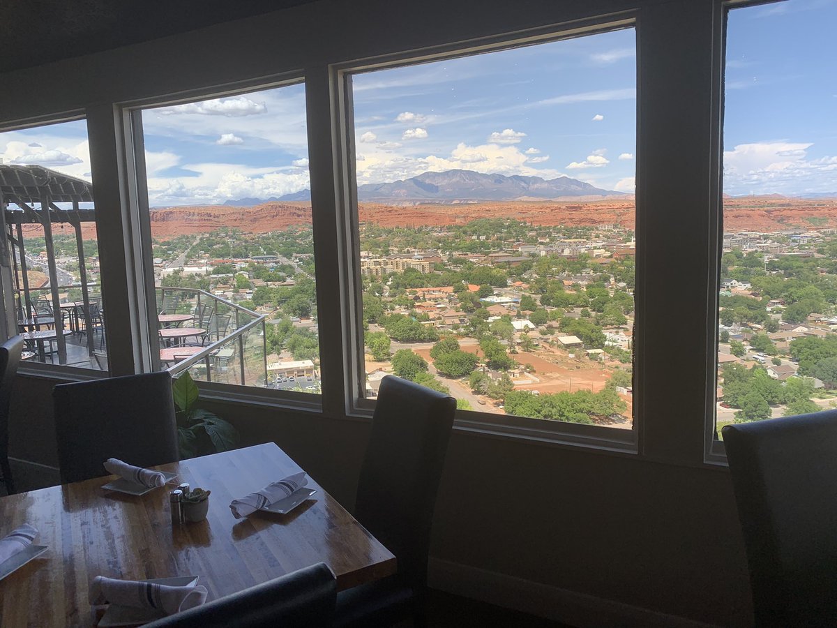 JRubinol's tweet image. This is the view from Cliffside Restaurant in St George, UT. Amazing view of the city and the food was very good. #cliffsiderestaurant