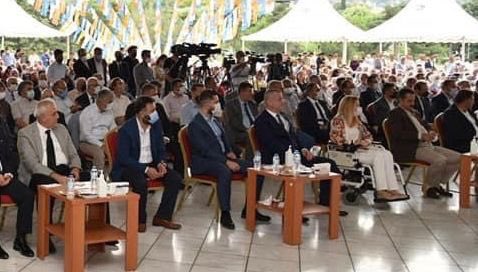 İl Başkanımız Davut Gürkan’ın ev sahipliğinde; Gn.Bşk.Yardımcımız E.Ala, Mv.’lerimiz, B.Şehir ve ilçe Belediye Bşk.‘larımız, teşkilatımız ve Siyasi Parti temsilcilerinin  katılımlarıyla gerçekleşen,Bursa Bayramlaşma programına katıldım. 
Birlik,beraberlik içinde nice bayramlara.